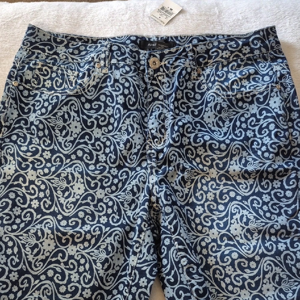 Ashley Stewart Navy and Light Blue Floral-Scroll Jeans Sz. 16